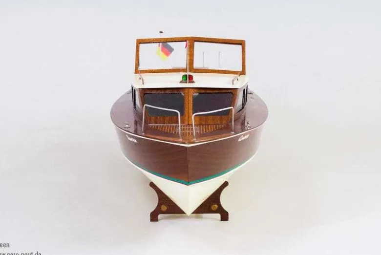 aero-naut 308000Queen Sportboot Komplettbausatz 1:8
