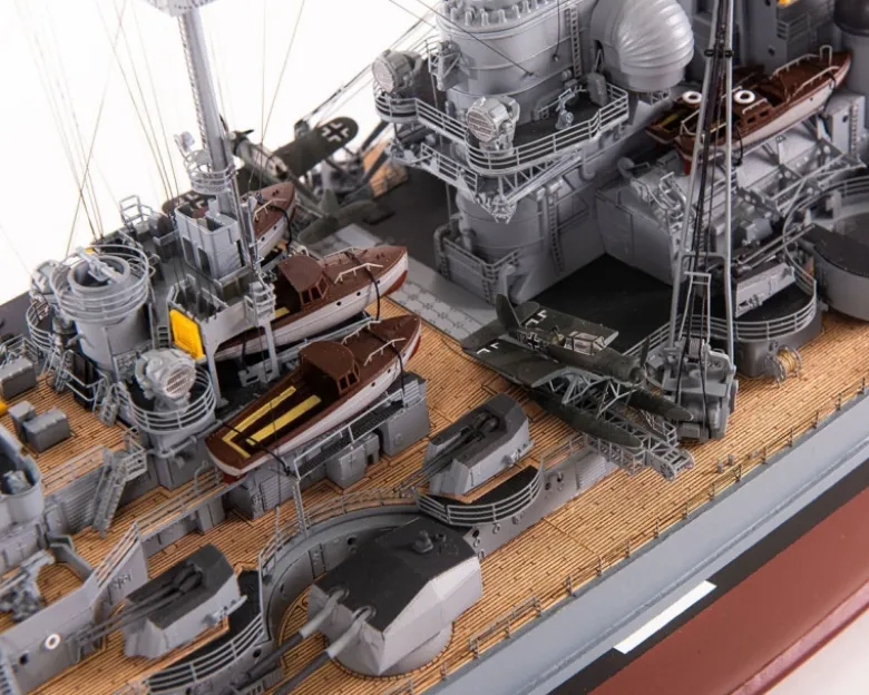Amati 25076Schlachtschiff Bismarck 1:200 Standmodell Bausatz