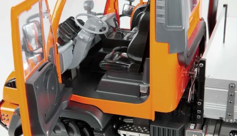AMEWI 22682Mercedes-Benz Unimog Geräteträger 4WD 1:10 ARTR, orange