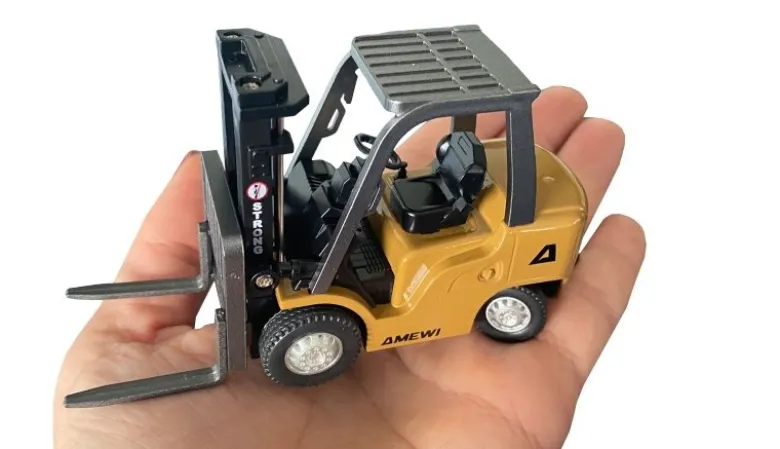 AMEWI 22745Mini-Gabelstapler aus Metall mit Anhänger, 8-Kanal, 1:64 RTR