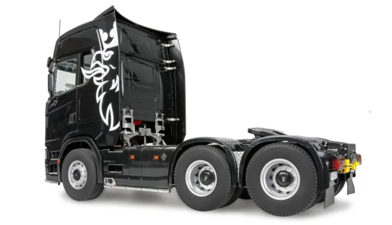 AMEWI 22734Scania 770 S Zugmaschine 6x6 1:14 RTR schwarz