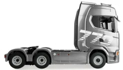 AMEWI 22762Scania 770 S Zugmaschine 6x4 1:18 RTR silber