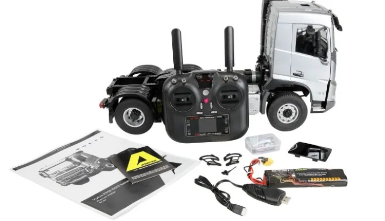 AMEWI 22753Volvo FMX E013 Zugmaschine 6x4 1:14 RTR silber 100% RTR