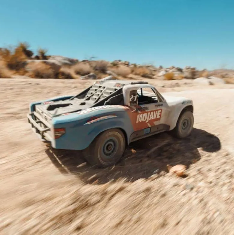 ARRMA ARA2304ST2MOJAVE GROM 223S BLX 4X4 Small Scale Desert Truck RTR weiss inkl. Akku und Ladegerät