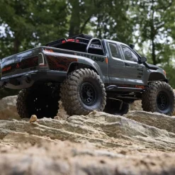 Axial AXI-1375T2SCX10 III Base Camp 4X4 Rock Crawler Brushed RTR 1:10, grau