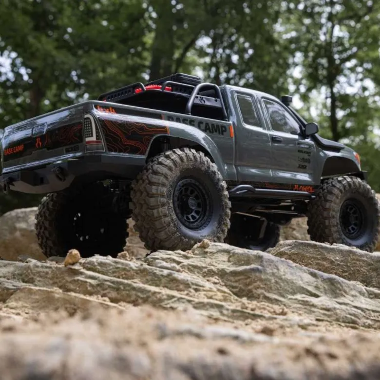Axial AXI-1375T2SCX10 III Base Camp 4X4 Rock Crawler Brushed RTR 1:10, grau