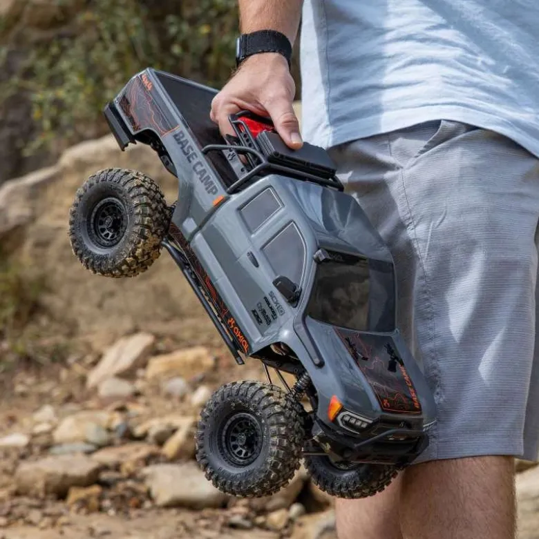 Axial AXI-1375T2SCX10 III Base Camp 4X4 Rock Crawler Brushed RTR 1:10, grau