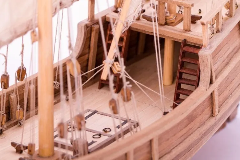 Dusek 21212Nina Segelschiff Baukasten 330mm 1:72
