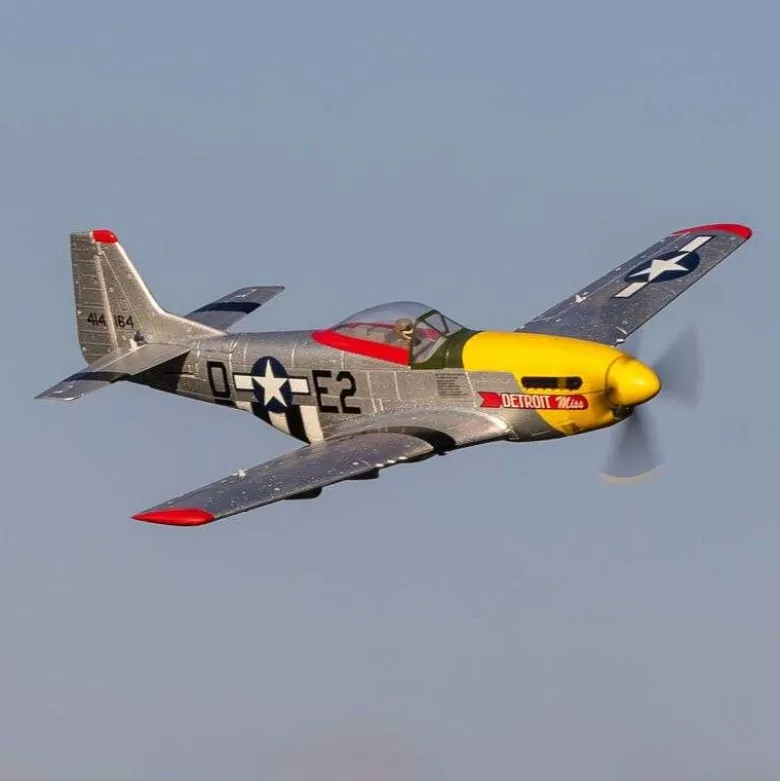 E-flite EFLU7350UMX P-51D Mustang 'Detroit Miss' 493mm BNF Basic mit AS3X und SAFE Select