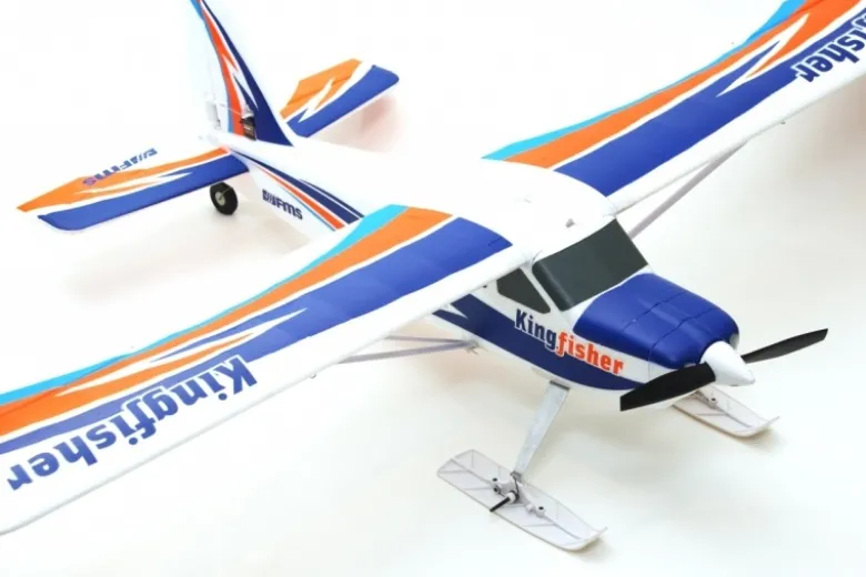 FMS DPFMS103RF-REFV3Kingfisher Trainer 1400mm RTF, Combo mit Reflex Gyro System inkl. Schwimmer + Skis
