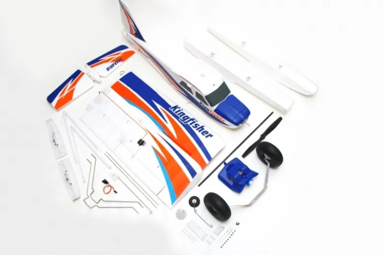 FMS DPFMS103RF-REFV3Kingfisher Trainer 1400mm RTF, Combo mit Reflex Gyro System inkl. Schwimmer + Skis