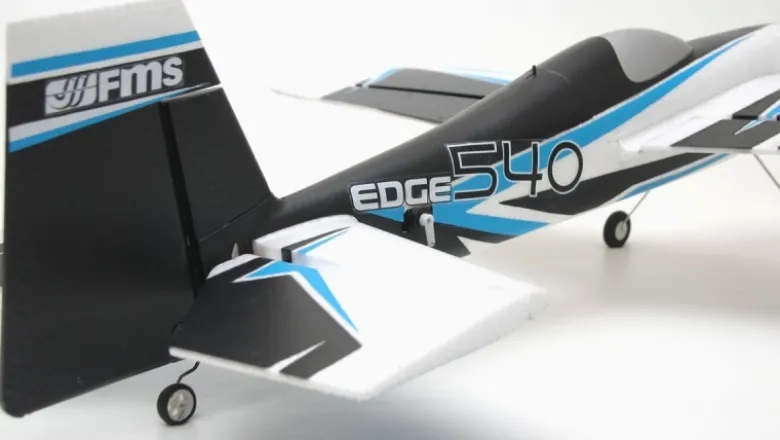 FMS FMS120P-REFEdge 540 Mini 750mm PNP - Combo inkl. Reflex Gyro System