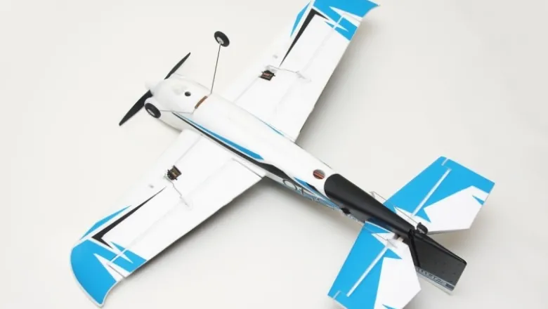 FMS FMS120P-REFEdge 540 Mini 750mm PNP - Combo inkl. Reflex Gyro System