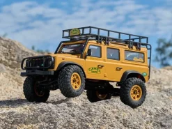 FMS FMS12482RTRYLFCX24M Land Rover Defender 110 1:24 Camel Trophy Edition RTR