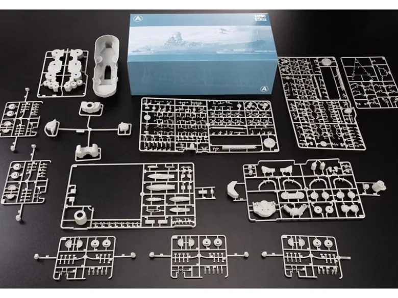 Glow2B 5058052000YAMATO Battleship PREMIUM Bausatz in 1:200