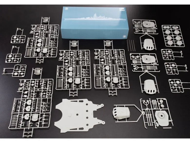 Glow2B 5058052000YAMATO Battleship PREMIUM Bausatz in 1:200