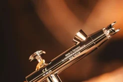 Harder & Steenbeck 121233Evolution CRplus 2024 Two in One - 0,28mm und 0,45mm Düse 2 ml- und 5 ml-Becher