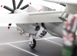 Heller 82300Frühwarnflugzeug 'E-2C Hawkeye' Plastikbausatz in 1:72