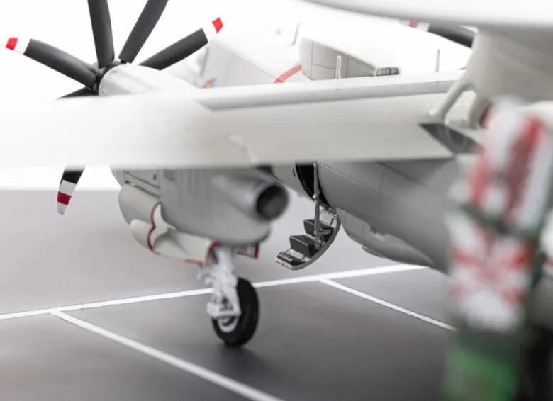 Heller 82300Frühwarnflugzeug 'E-2C Hawkeye' Plastikbausatz in 1:72