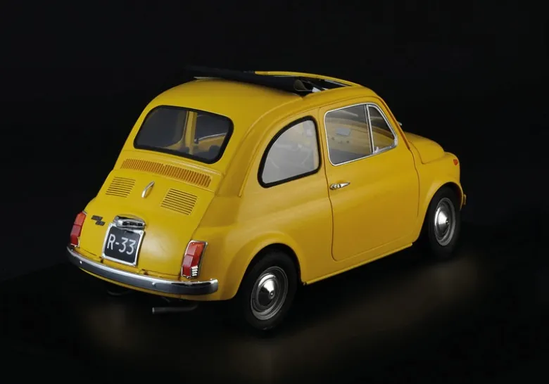 Italeri 4715Fiat 500 F Upgraded Edition, Bausatz, 1:12