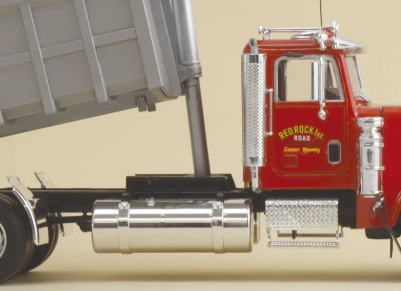 Italeri 3783Freightliner schwerer Kipplaster, Bausatz, 1:24