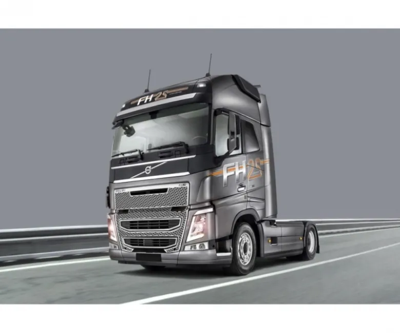 Italeri 39401:24 Volvo FH4 Globetrotter XL Plastikbausatz