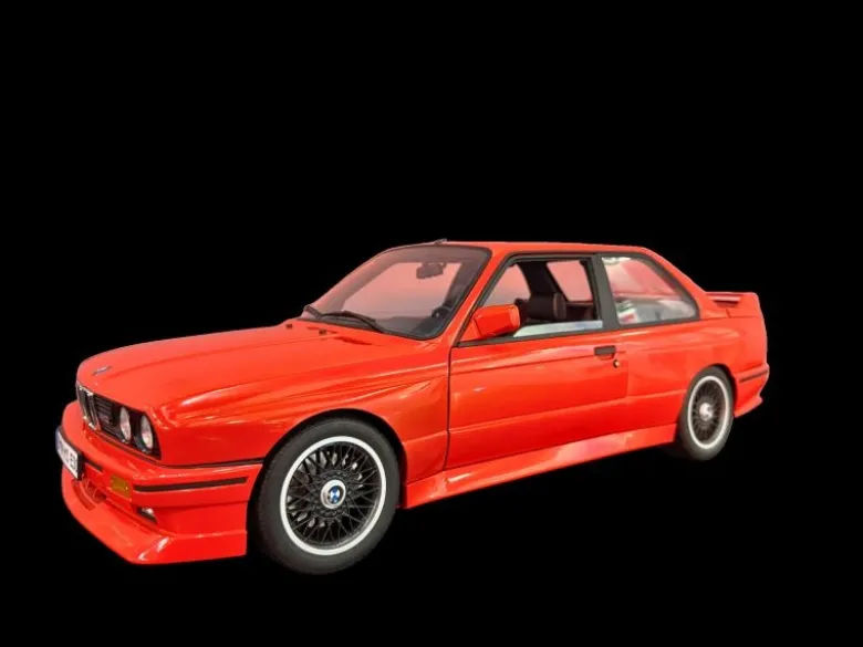 IXO 520010126BMW M3 E30 rot Metall Bausatz Hochdetailliert 1:8 Jetzt vorbestellen!