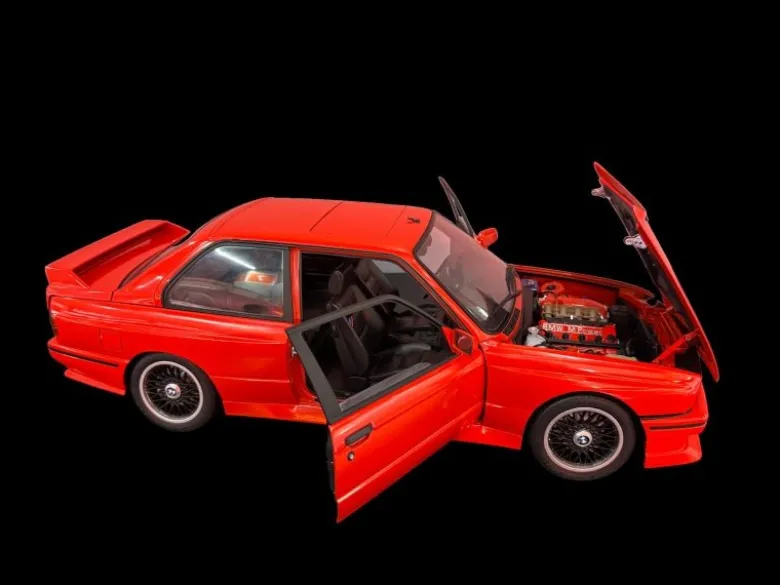 IXO 520010126BMW M3 E30 rot Metall Bausatz Hochdetailliert 1:8 Jetzt vorbestellen!