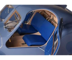 IXO 520010108Bugatti 57 SC Metall Standmodellbausatz - 515 Teile Hochdetaillierter Standmodellbausatz mit Lichtfunktion