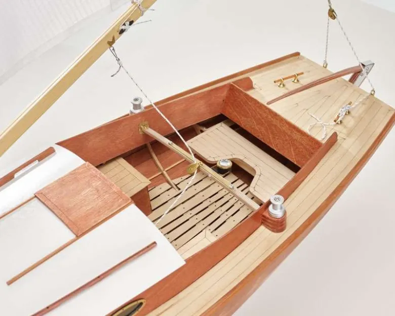 Krick 20390Folkeboot RC Grundbausatz 1:7,6
