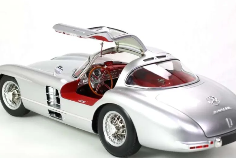 LEGRAND LE105Mercedes-Benz 300 SLR Uhlenhaut Coupé 1/8 'Der Rote' Bausatz