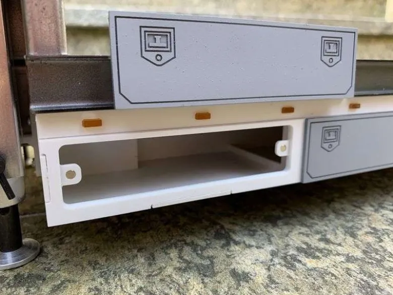 MDTech 2020-9345-GODSETStauboxen Komplettset für 1:14 Carson Goldhofer STN-L