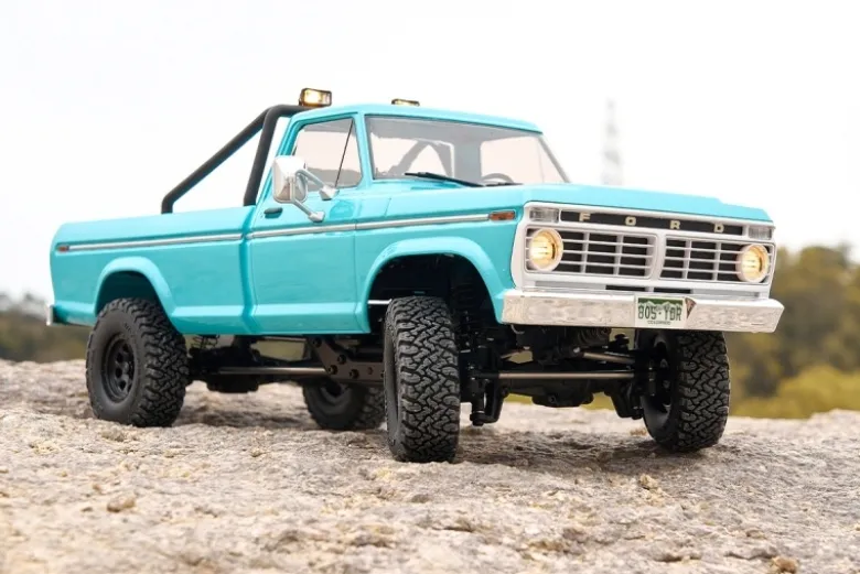 NEUFMS FMS118L01BDBUWHFCX18II Ford F100 blau, weiß 1:18 - Crawler RTR