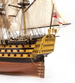 NEUOcCre OC15008HMS Victory 1:87 Schiffsbausatz