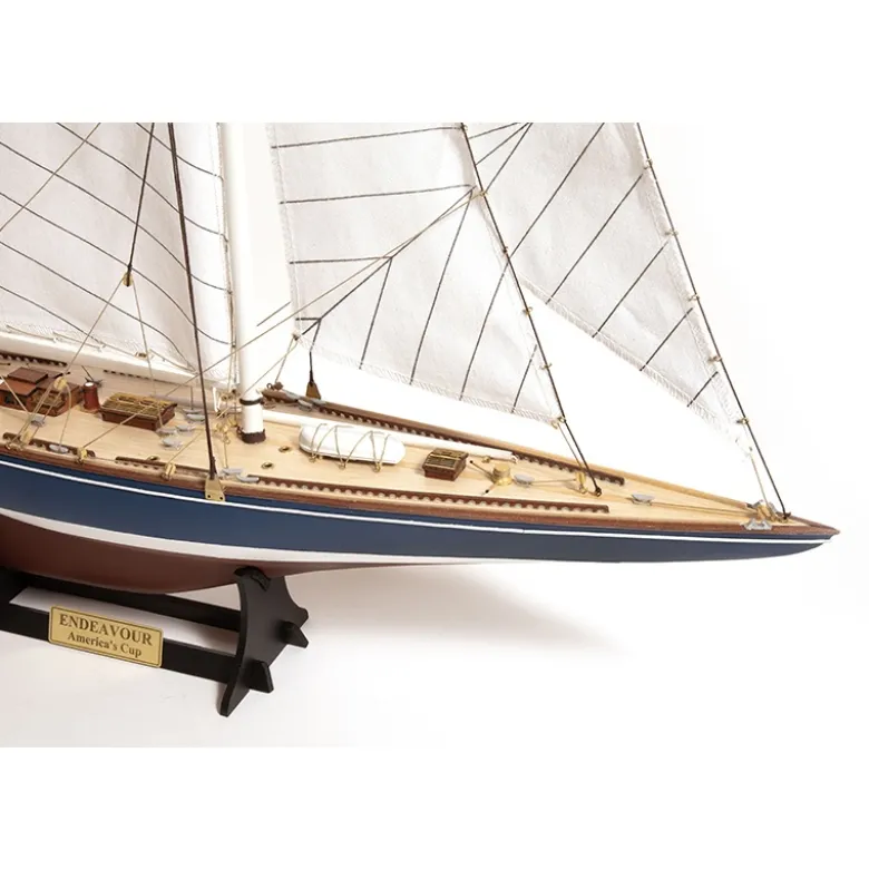 OcCre OC12013Endeavour America's Cup Schiffsmodell 1:75