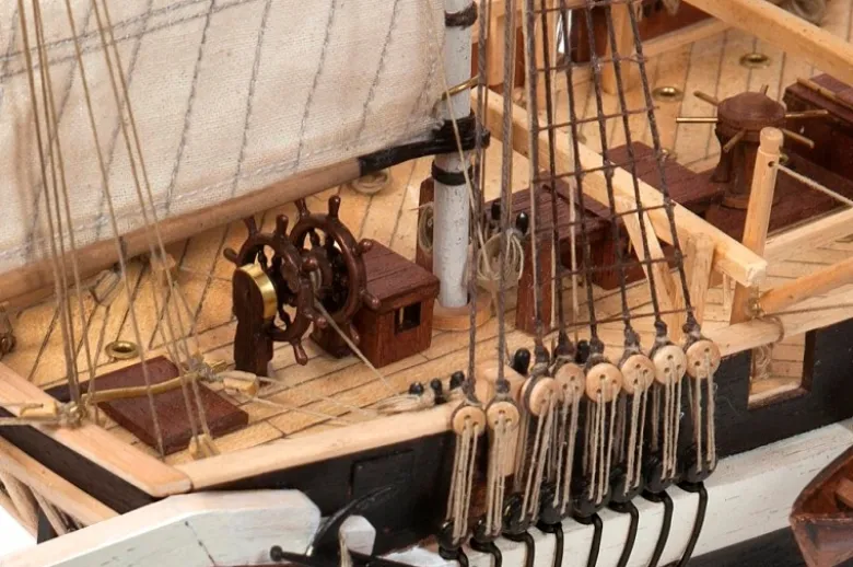 OcCre OC12004HMS Terror Schiffsbausatz Maßstab 1:75