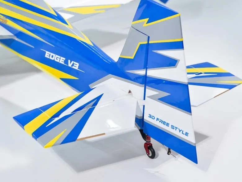 Phoenix Model PH251Edge 540 blau/gelb ARF Carbon V3 - 170 cm / 67''