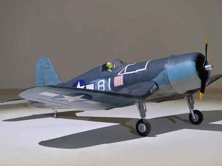 Phoenix Model PH224F4U Corsair GP/EP ARF - 148 cm mit elektrischen Einziehfahrwerk