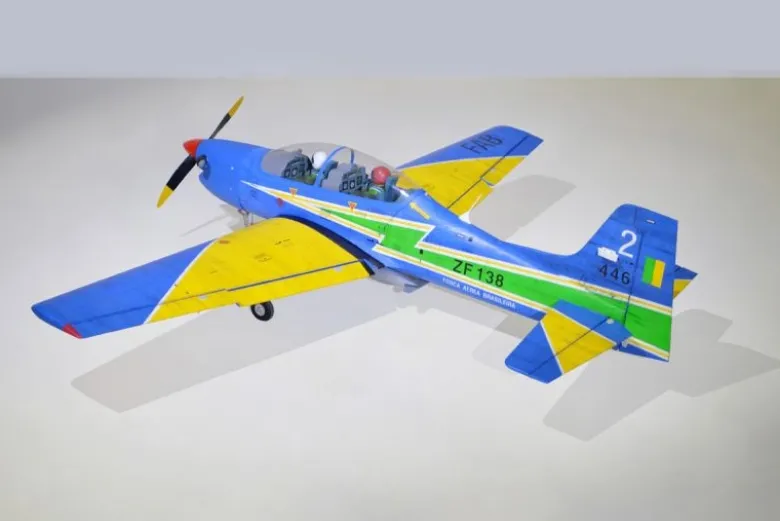 Phoenix Model PH158Tucano MK2 Motorflugzeug 173cm