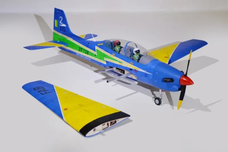 Phoenix Model PH158Tucano MK2 Motorflugzeug 173cm