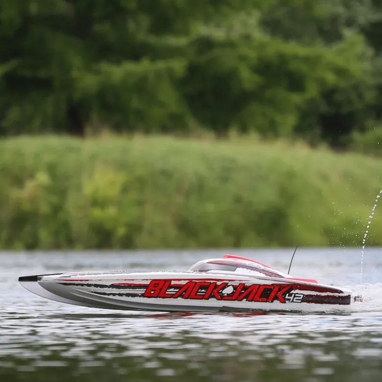 Pro Boat PRB08043T2Blackjack 42'' 8S Brushless Catamaran RTR: Weiß/Rot