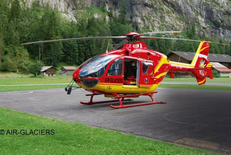 Revell 04986Airbus Helicopters EC135 AIR-GLACIERS 1:72