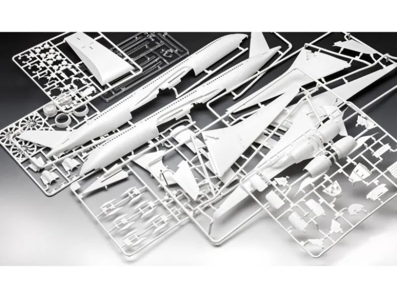 Revell 05612Geschenkset A350-900 - Lufthansa 100years, Bausatz 1:144 inkl. Farben, Pinsel, Kleber