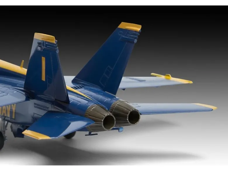 Revell 05613Geschenkset 'Blue Angels - 80 Jahre', Modellbausatz 1:72 inkl. Farben, Pinsel, Kleber