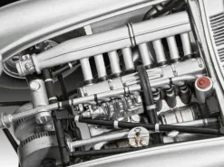 Revell 05633Geschenkset Mercedes-Benz 300 SLR 70th Anniversary 1:24 Bausatz mit Basiszubehör