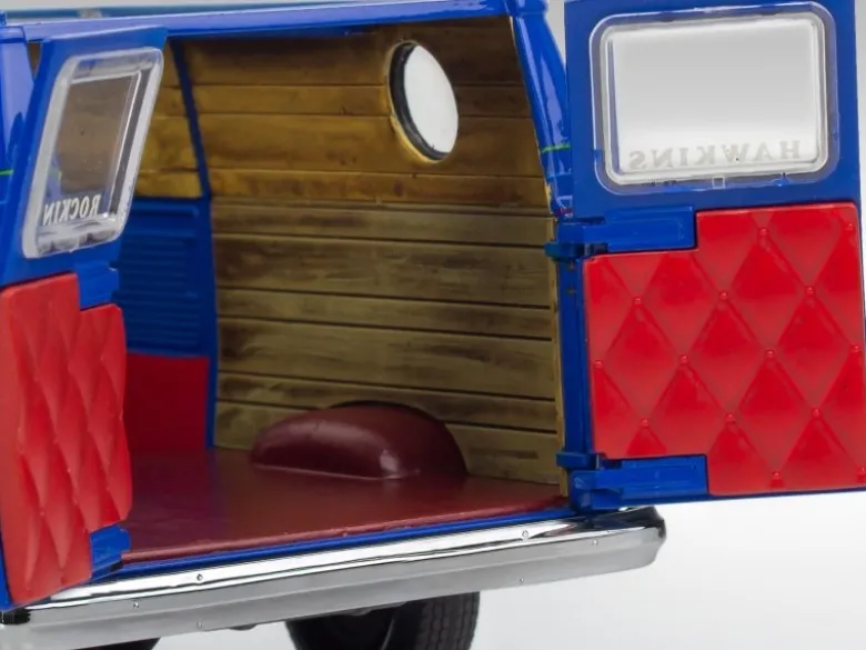 Revell 07732GMC WSQK Squawk Van 'Stranger Things', Modellbausatz 1:25