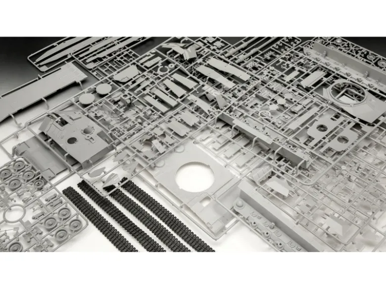 Revell 63360Model Set Leopard 2A7A1, Bausatz 1:35 Modellbausatz mit Basiszubehör
