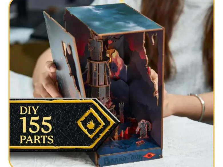 Revell 00537Tiny Adventures - Herr der Ringe 'Barad-Dûr' Book Nook - Miniaturwelt aus Holz zum Zusammenbauen