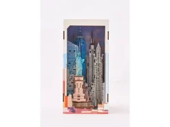 Revell 00540Tiny Adventures - 'New York' Book Nook - Miniaturwelt aus Holz zum Zusammenbauen