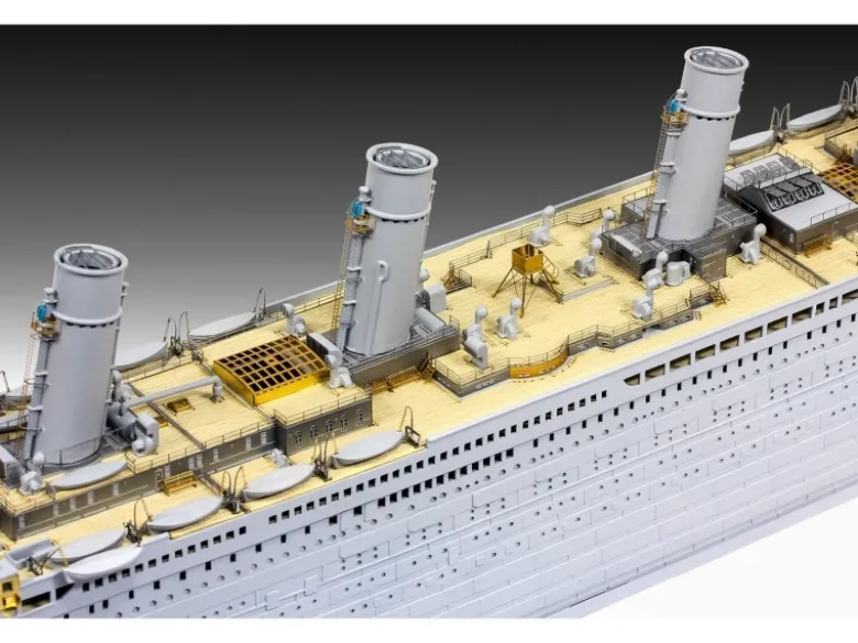Revell 05243Titanic 'Platinum Edition' Modellbausatz 1:400